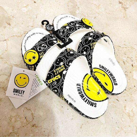 Classic Crocs SmileyWorld Sandals Men’s Size 9 - Women’s Size 11 - NWT - Picture 2 of 10
